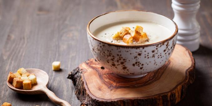 Hvordan koke suppe med blomkål og sopp med kremet hvit saus