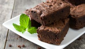 PP brownie i en stekepanne