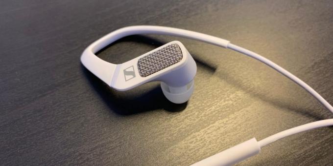 Sennheiser Ambeo Smart Headset: grille, bak som er skjult stereo mikrofoner