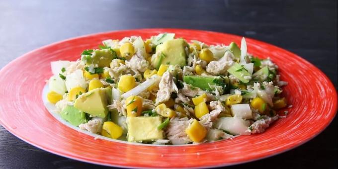 Kostholdsmåltider: Kyllingsalat med avokado og mais