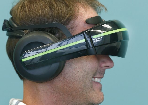 VR-gadgets: Vuzix iWear Video Hodetelefoner