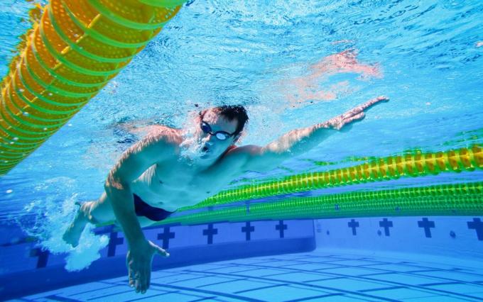 Svømming Fordeler: friske lunger og hjerte