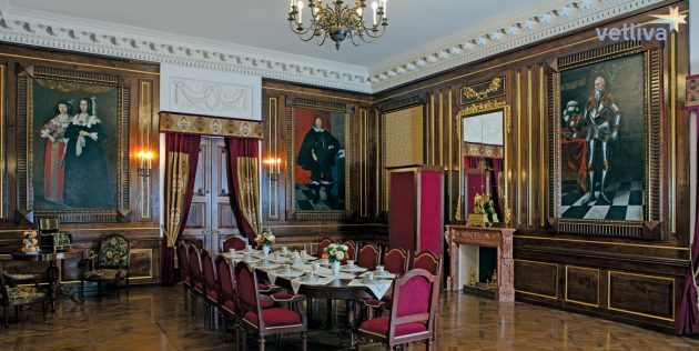 Interiøret av slottet Nesvizh
