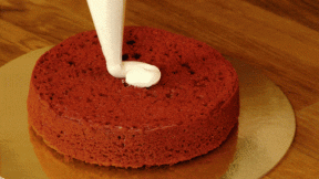 Hvordan bake en kake "Red Velvet" den 8. mars