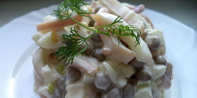 Salat med erter og blekksprut