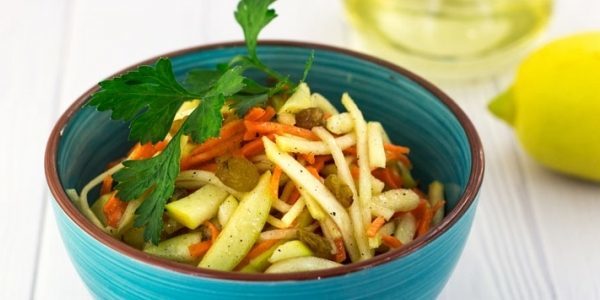 Retter fra en nepe: Salat med nepe, gulrot og eple