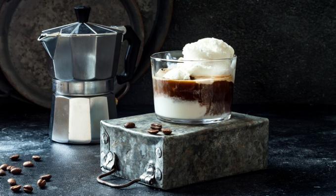 Affogato. Start dagen med denne energigivende desserten