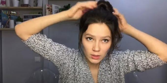 Damefrisyrer for et rundt ansikt: fest håret ditt med et elastisk bånd